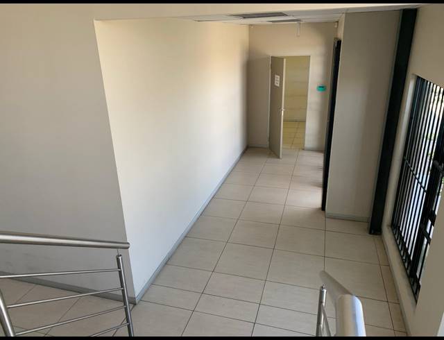 2,191M² WAREHOUSE TO LET IN COSMO BUSINESS PARK